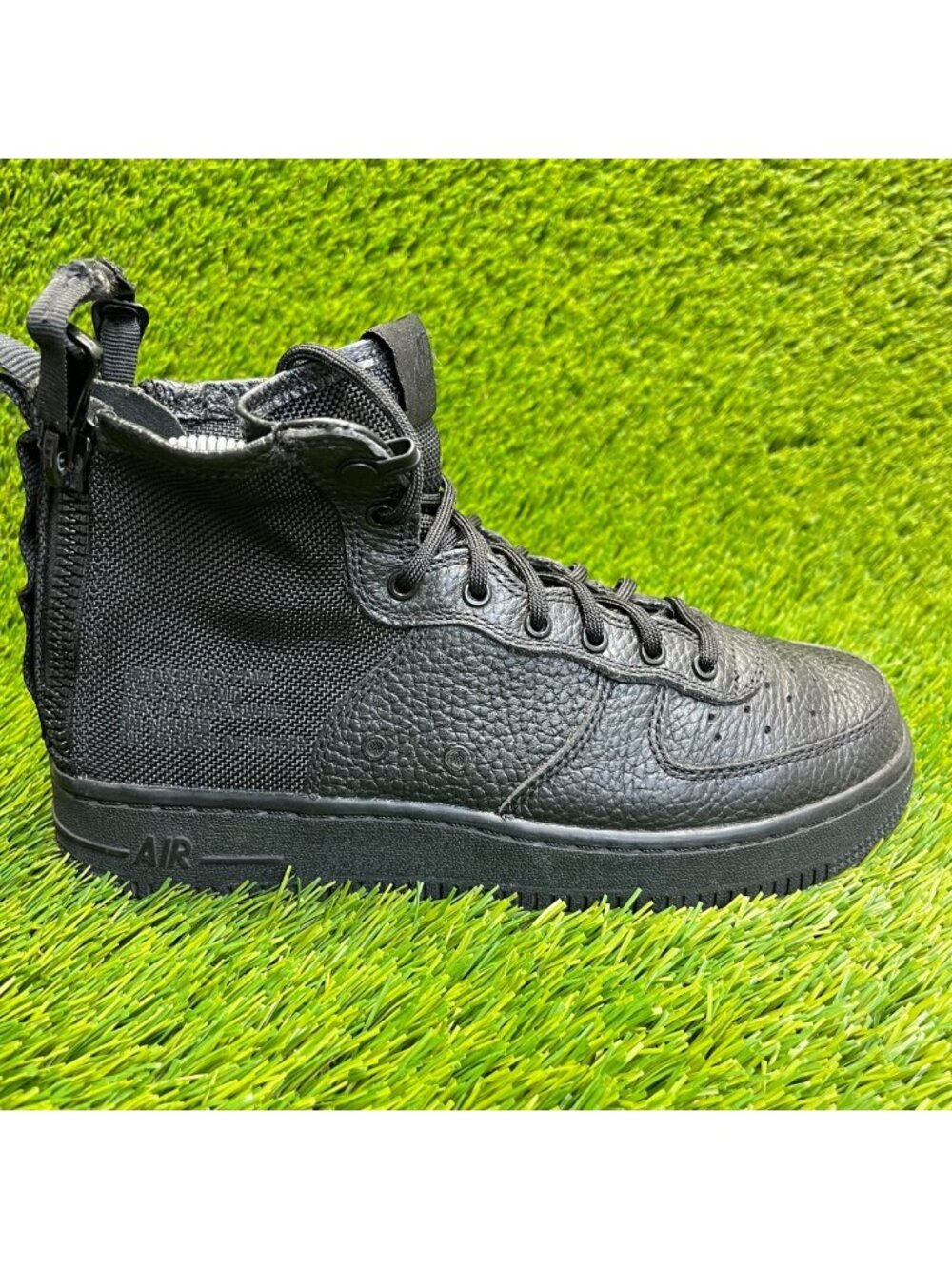 Nike SF Air Force 1 Mid Triple Black Boys Size 5.5Y Athletic Shoes Sneakers